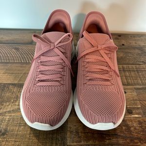 Women’s size 8.5 sketchers slip-ins!